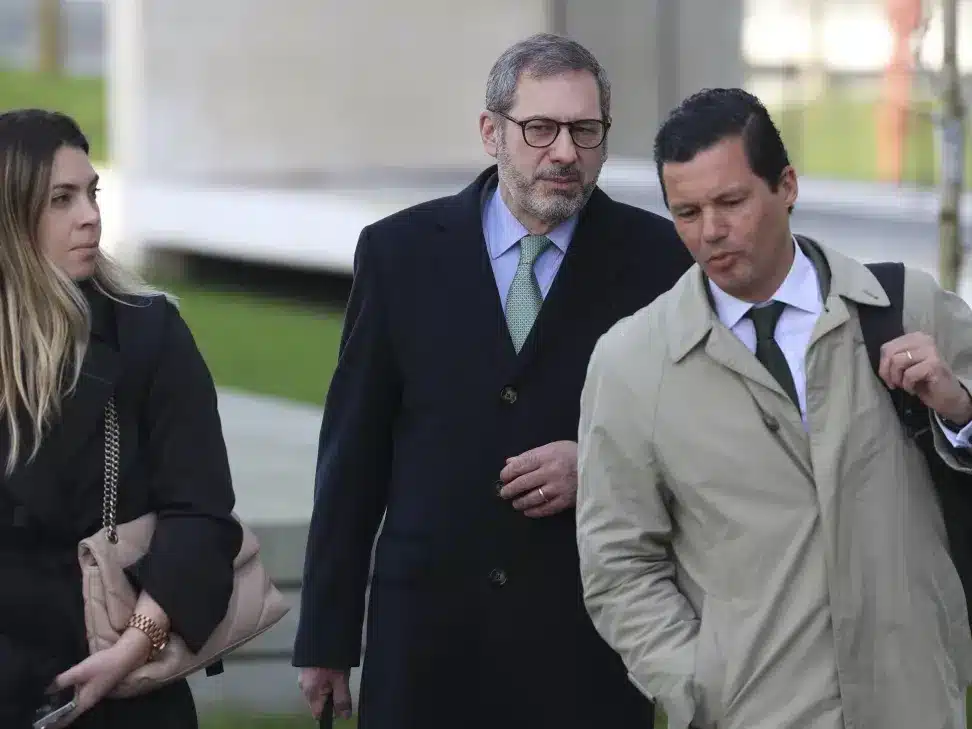 Lawyers for the suspects have been in and out of Campus de Justiça for days now. Image: Miguel A Lopes/ Lusa