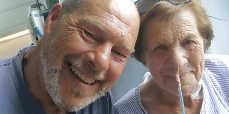 Pensioner flies back to UK with “bones lodged in throat” after facing 10-hour wait at Portimão Hospital