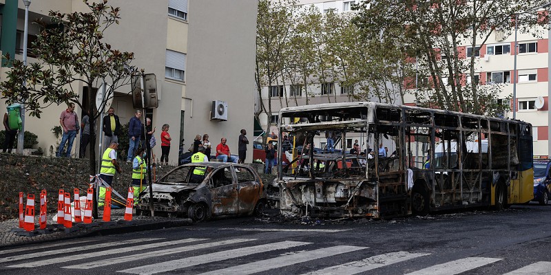 Three arrests so far in mega probe into torching of Lisbon bus