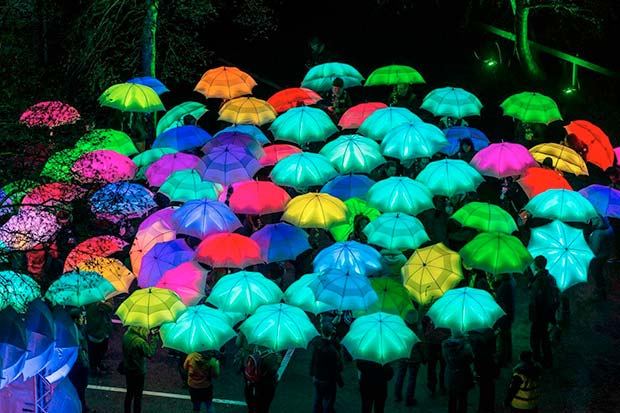 umbrella-project-cirque-bijou-andre-pattenden-lumiere.jpg