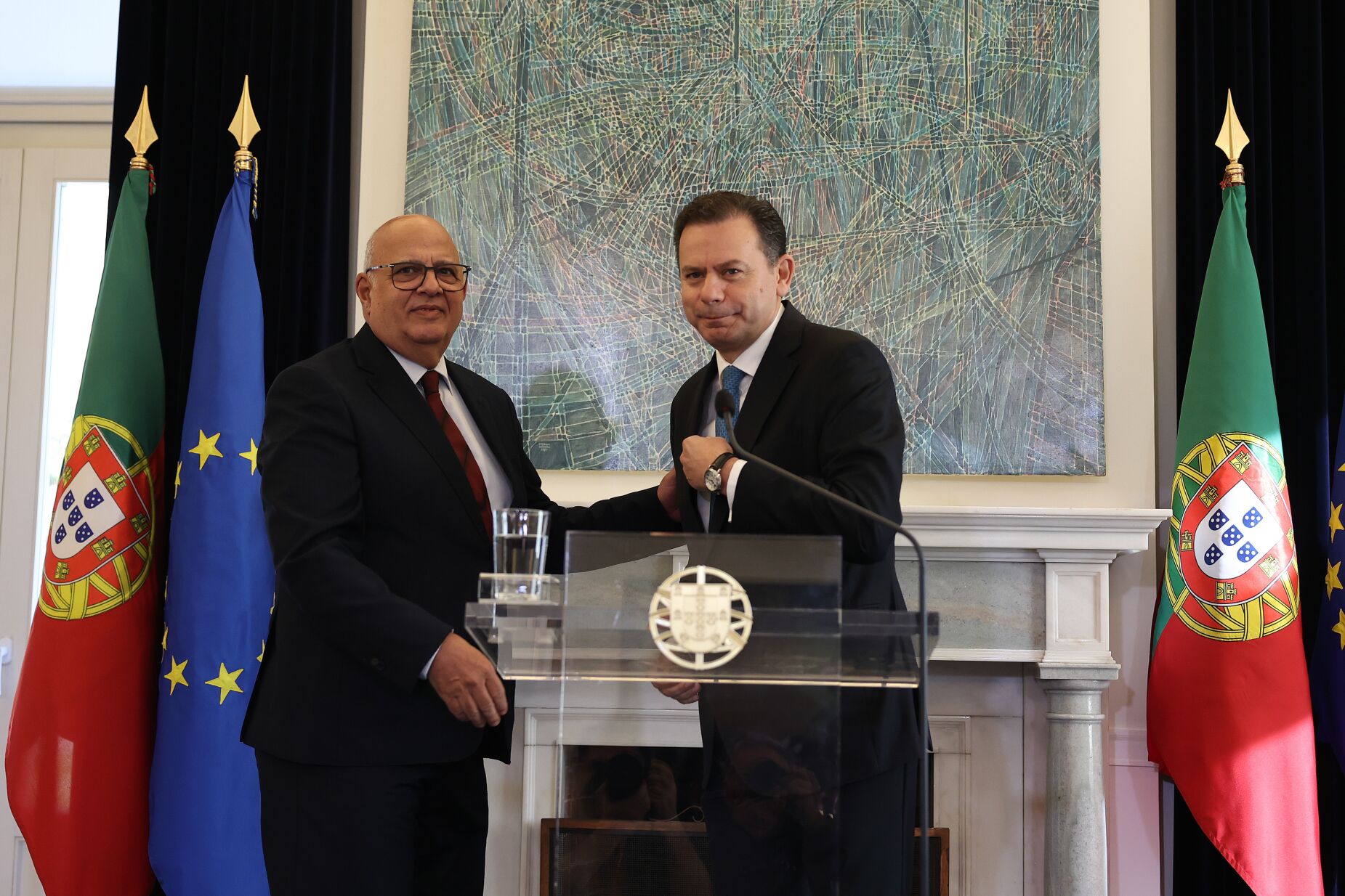 A new dawn for Portugal's public administration. Image: Costa Neves (left) being sworn in today. PM on right. Image: António Cotrim/ Lusa