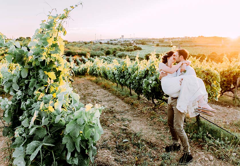 wedding-couple-vineyard-sunset-Algarve-quinta-vales|2_winery-couple-wedding-love-wine-Algarve-Quinta-vales|couple-wedding-vineyard-love-Algarve-quinta-vales|winery-couple-wedding-love-wine-Algarve-Quinta-vales|winery-wedding-decoration-Algarve-quinta-vales