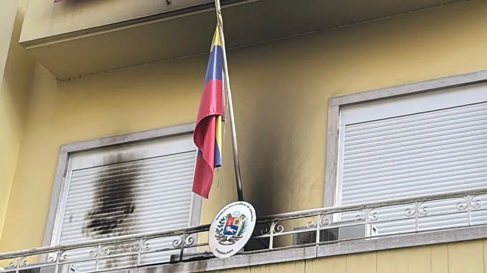 Security stepped up for Lisbon’s Venezuelan Consulate following attack with explosive device