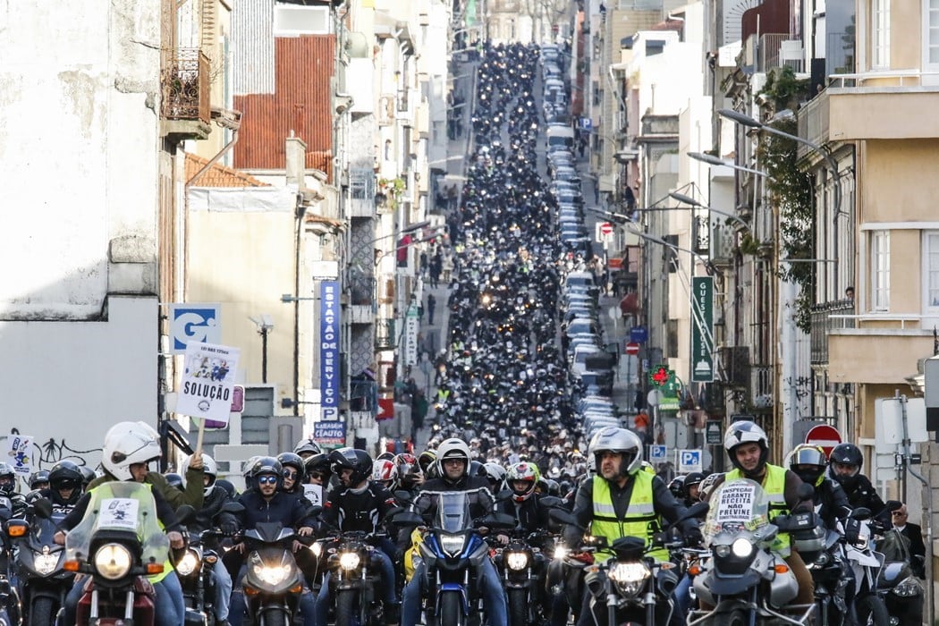 ‘MOT’ centres spend €30 million preparing for motorbikes that are now exempt