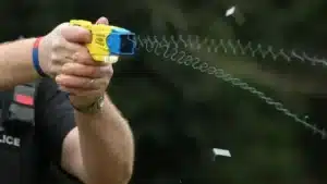 Police forces to be issued with 1,000 tasers