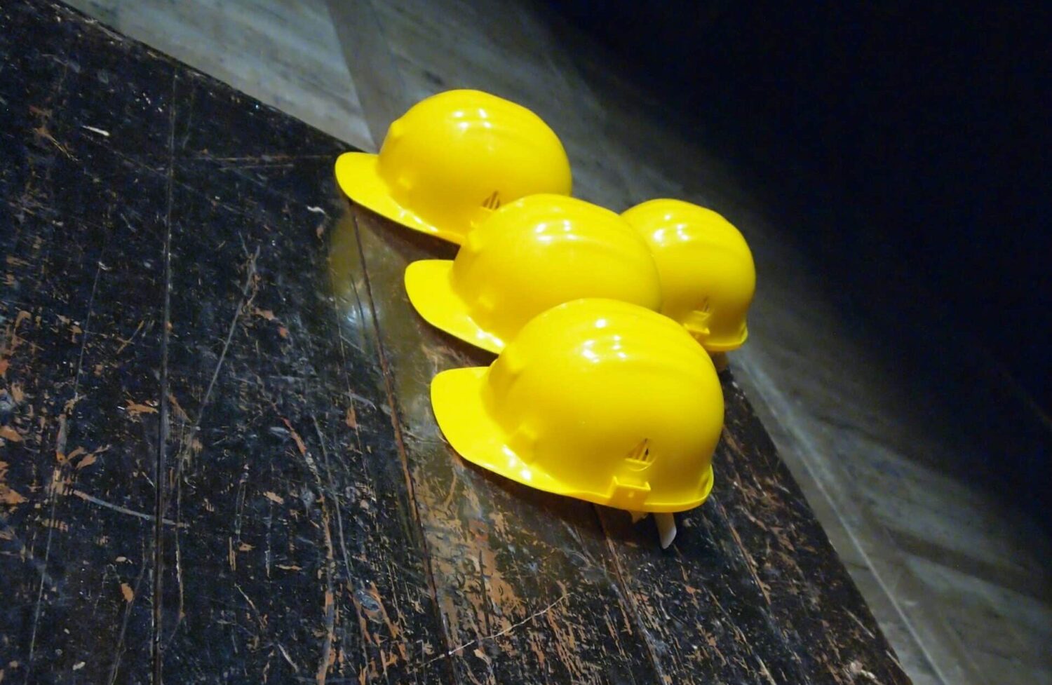 Construction (Silvia-Brazzoduro-unsplash)