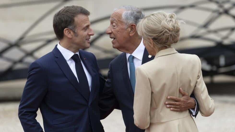 Arriving today for a two day official visit, French president Emmanuel Macron with wife Brigitte. Image: André Pain/ Lusa