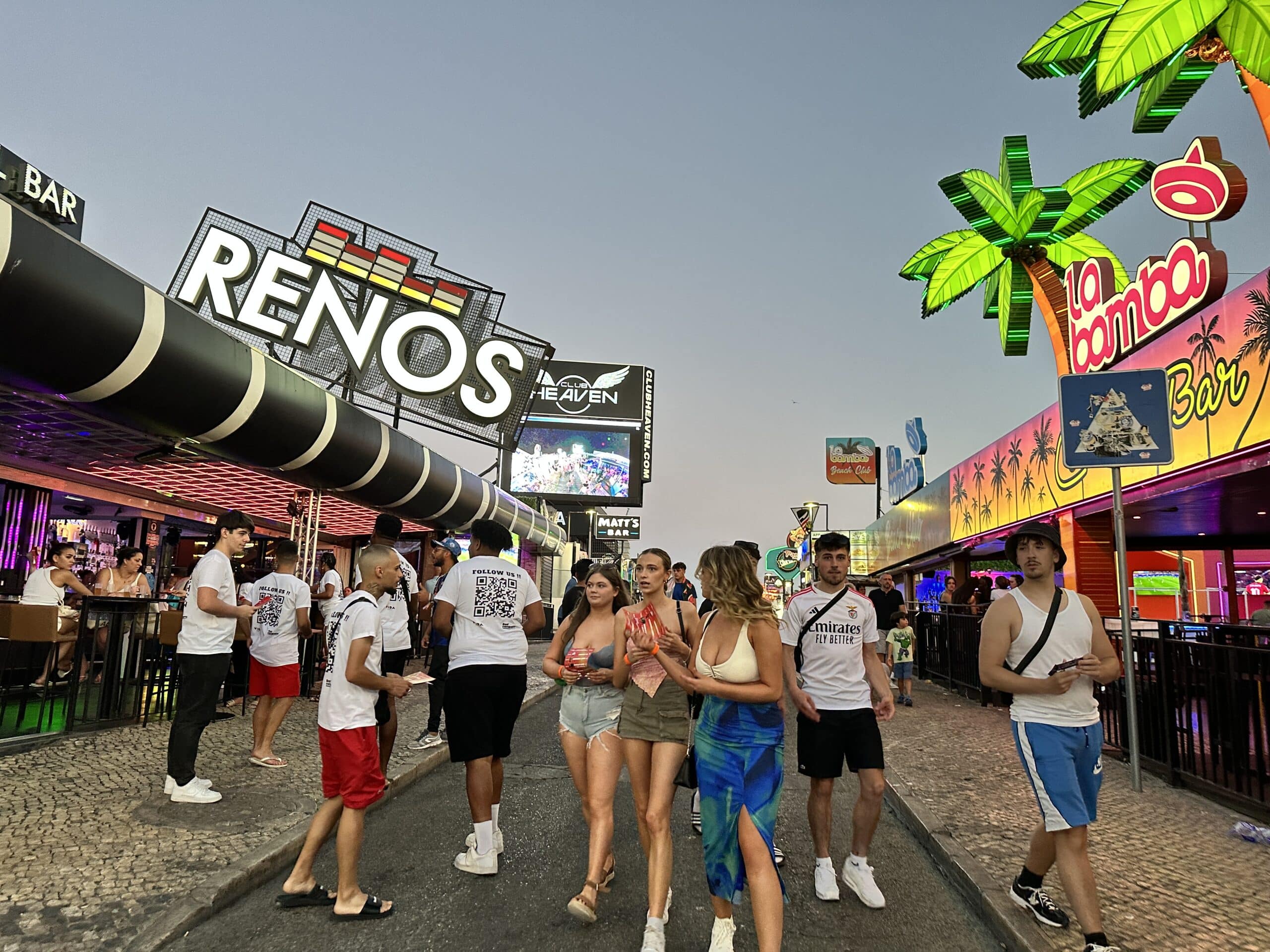 Albufeira to ban use of bikinis and swimwear on public streets