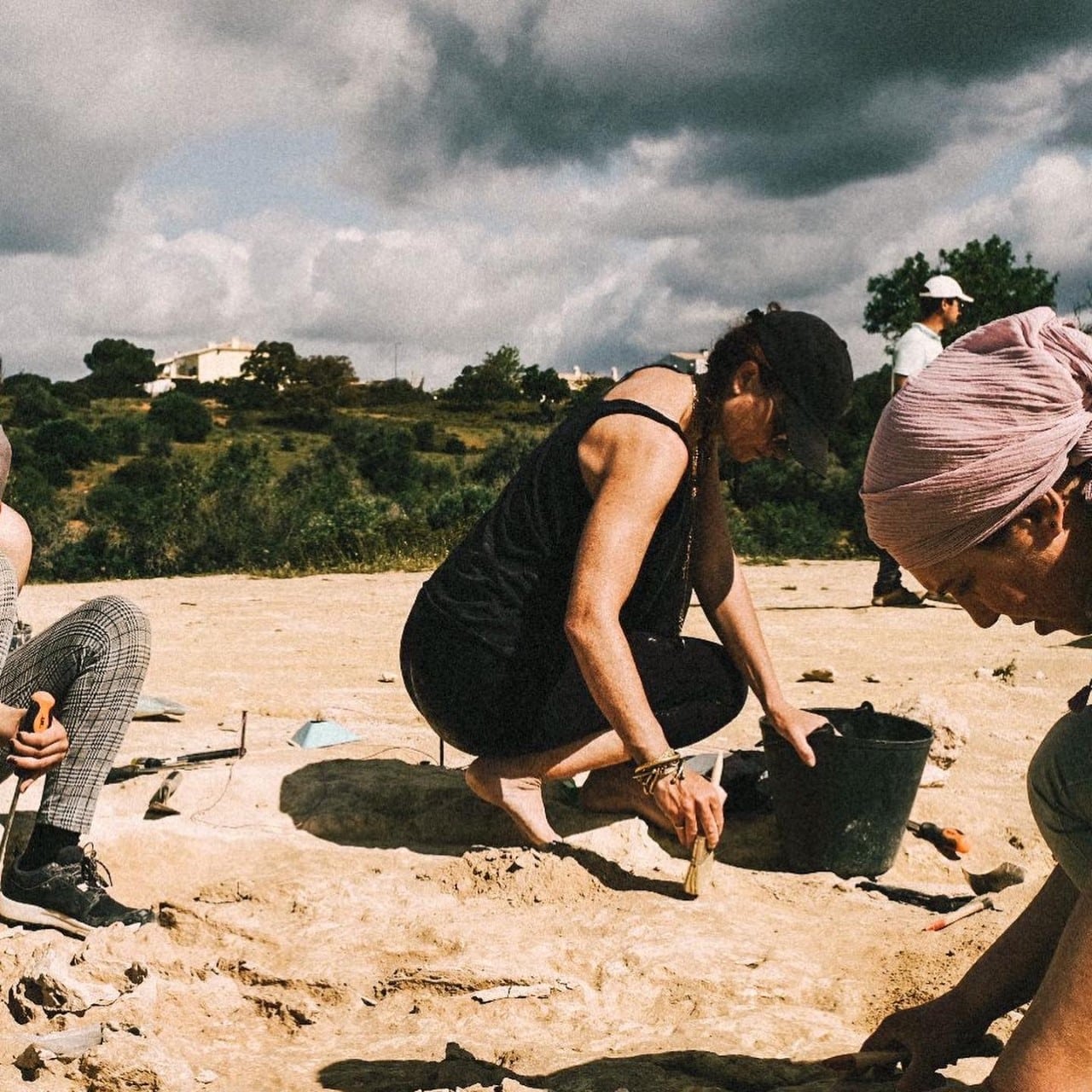 2. Excavation at the Quinta dos Poços golf Course site, Estombar, Algarve for Pestana Hotels group (3500-2200BC)