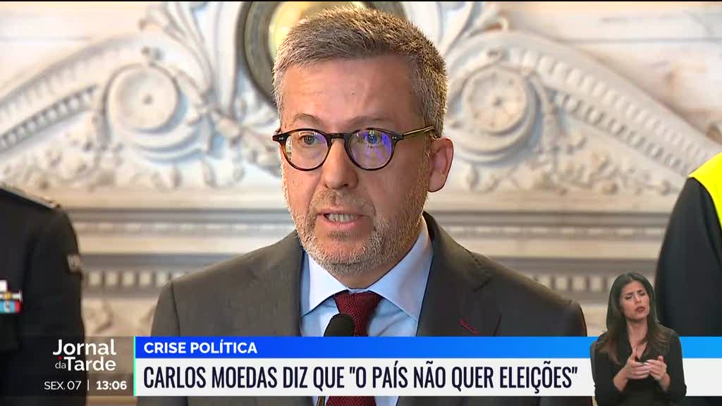 Multiple strategies mounted to pull Portugal back from prospect of snap election