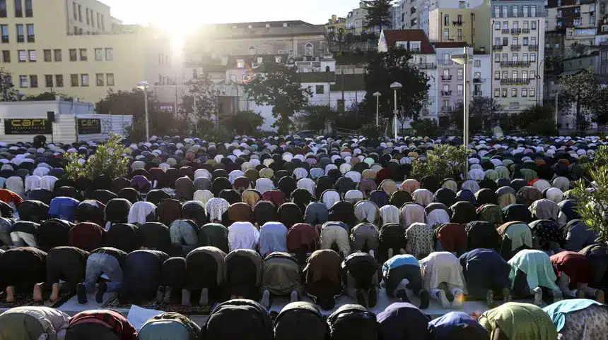 Early this morning in Lisbon's Alameda. Image: Filipe Amorim/ Lusa