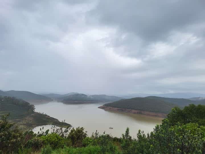 Heartwarming photo of Barragem da Bravura, in the western Algarve, posted yesterday by Diogo Malta Madeira on the 'Barragens e Albfuerias de Portugal' Facebook page