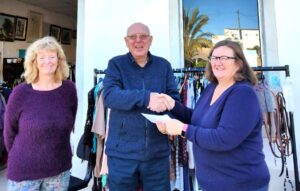 Algarve 41 Club donates €500 to Arm in Arm