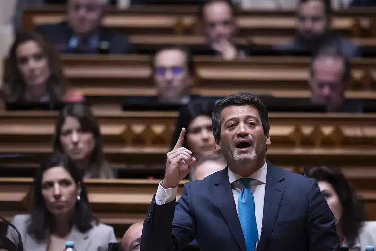 Accusations and recriminations in parliament today. Is the country headed for new elections? Image: LUSA