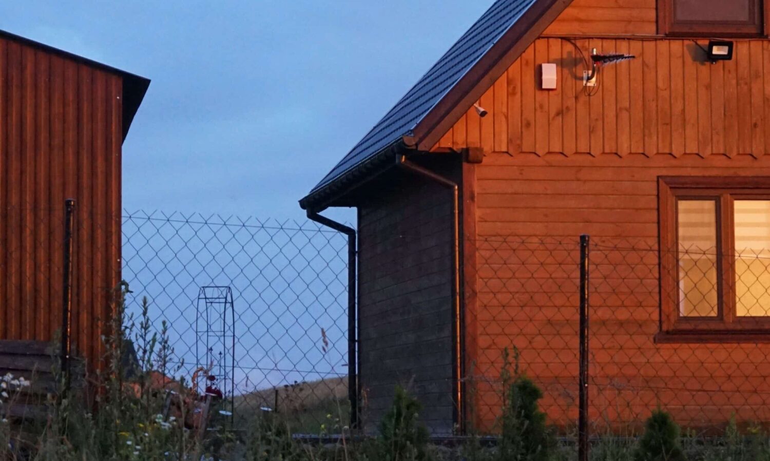 Wooden house (Emma/Unsplash)