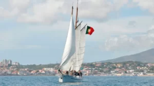 Naval training ship sinks at Lisbon’s Naval base