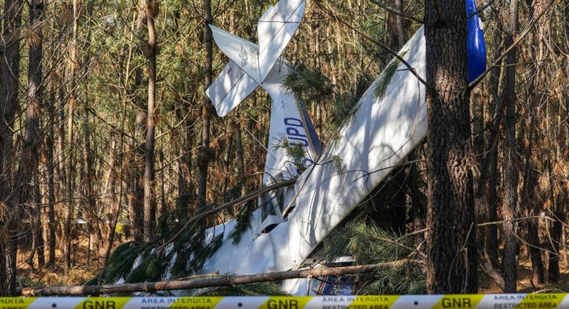 The first accident, at an aerodrome in Cerval, Vila Nova de Cerveira, also involved two people, both of whom escaped without serious injury. Image: Lusa