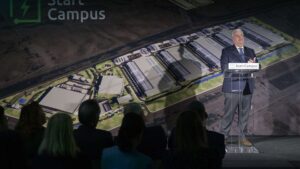 Economy minister uses inauguration of Sines data centre, with US partners, to stress importance of trans-Atlantic relationship