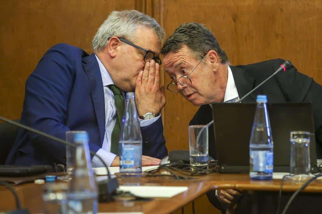 Ricardo Sá Fernandes (left) has been at Manuel Pinho's side fighting this case for years. Image: José Sena Goulão/ Lusa