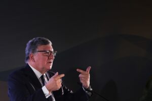 Durão Barroso, former European Commission president, weighs into defence dithering