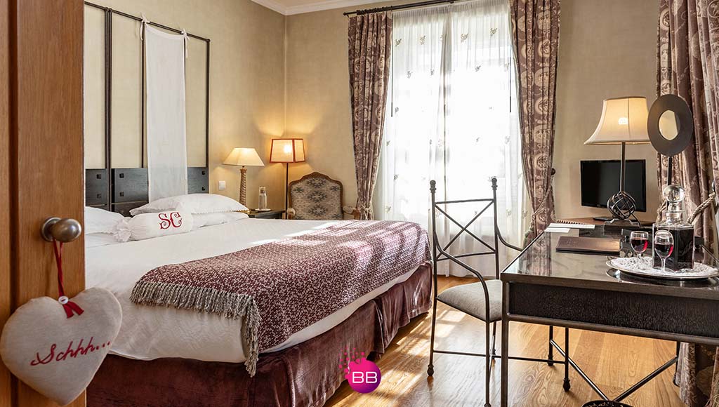 View of one of the rooms at the Solar do Castelo hotel