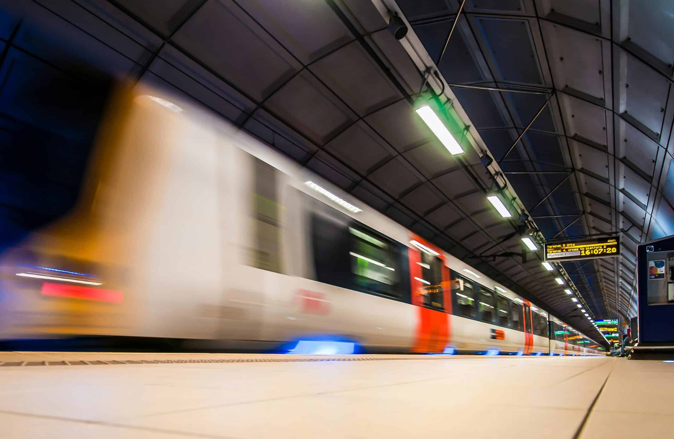 Train disruption looms as strike threatens Monday commutes
