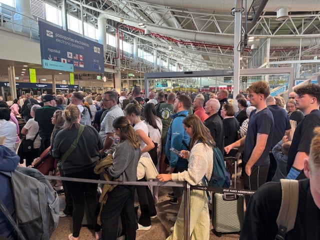 Border police warn of “burnout” amid airport chaos in Lisbon and Faro