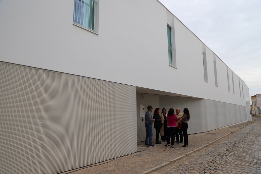 Alzheimer’s patient drives off in ambulance in Castro Marim