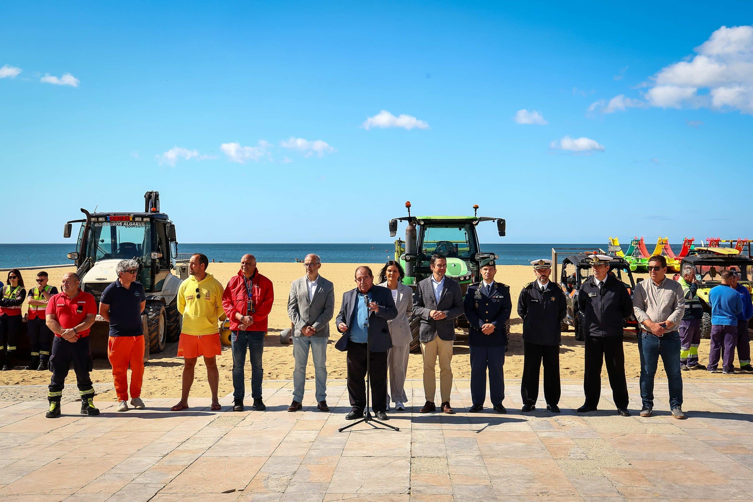 Albufeira marks start of official bathing season