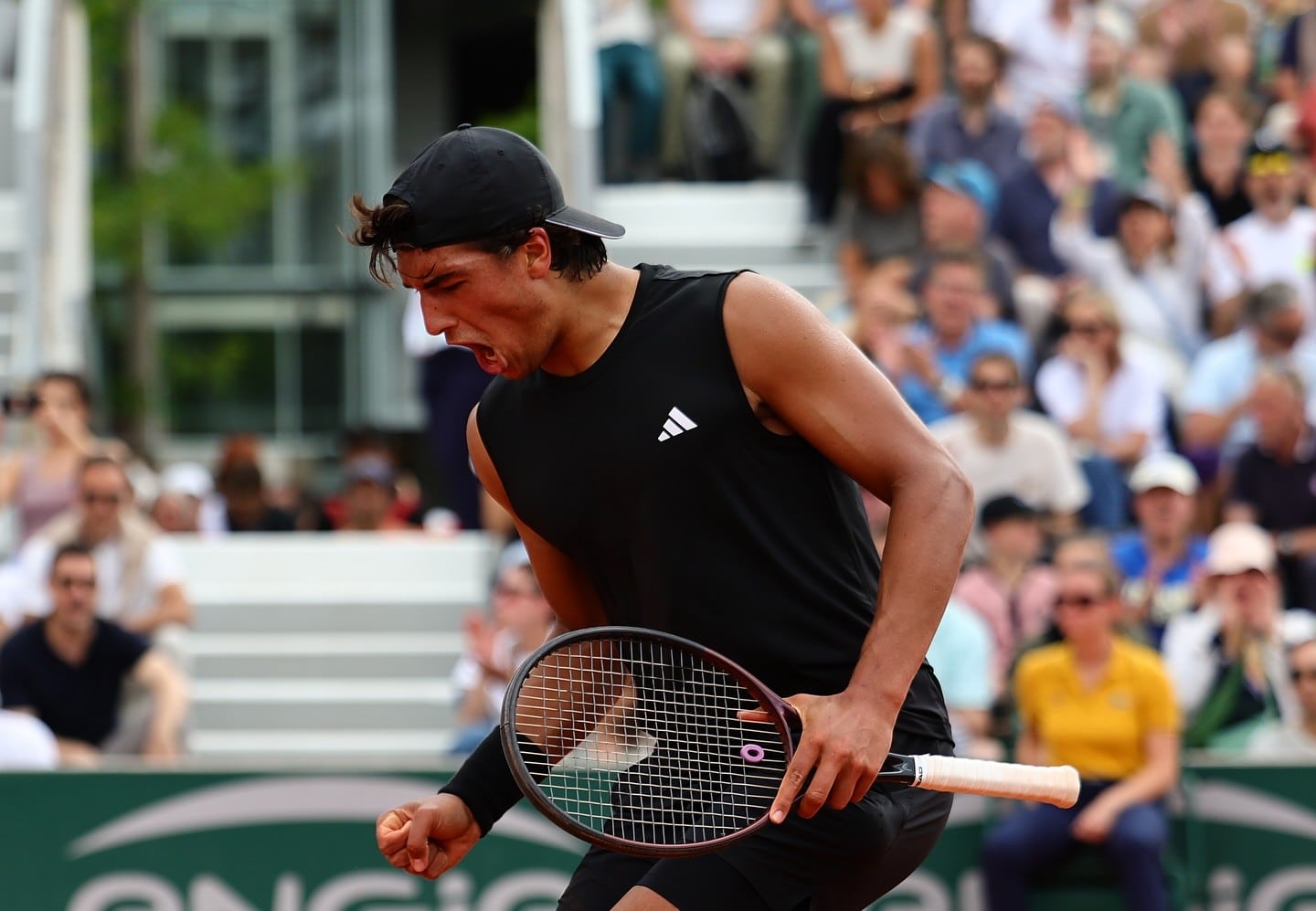 Henrique Rocha beats top-20 player to join Nuno Borges in Roland-Garros third round