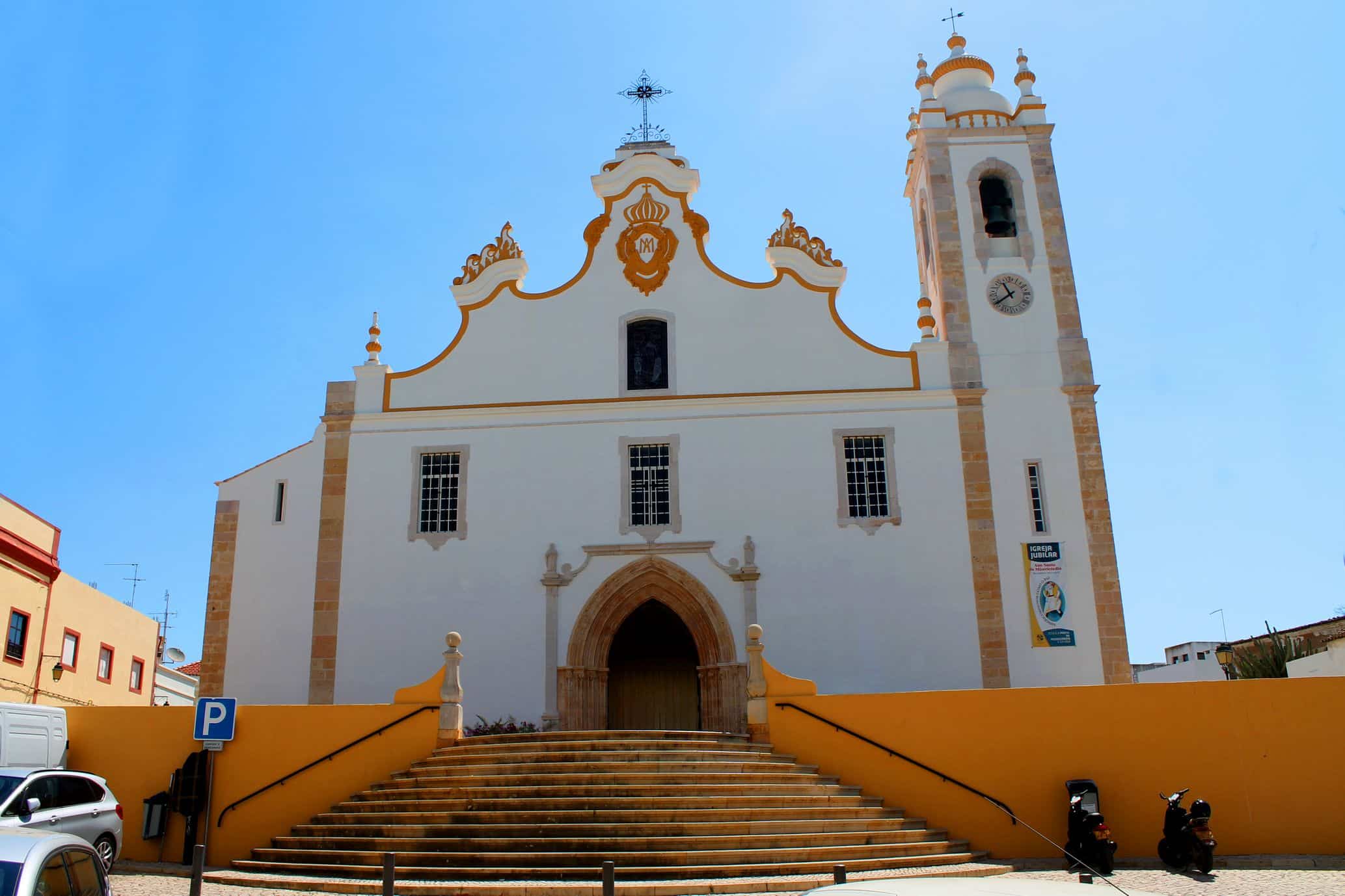 Skeletal remains found at historic Portimão church