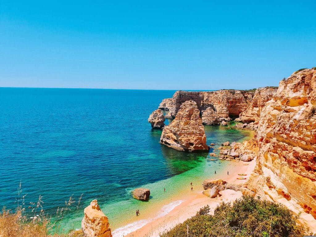Praia da Marinha (Photo: Inna/Pixabay)