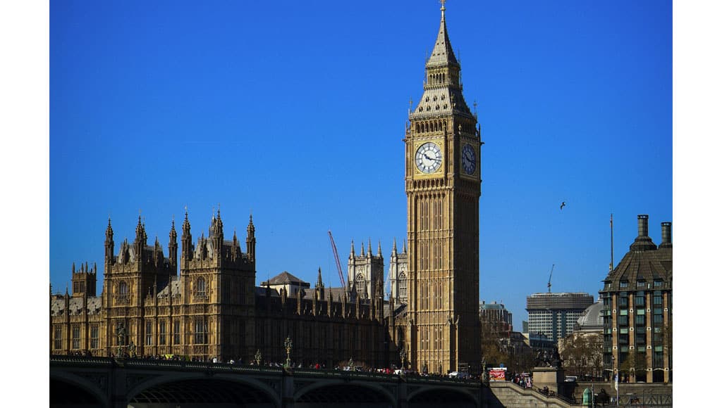 London (Alessia-tomeo-Unsplash)