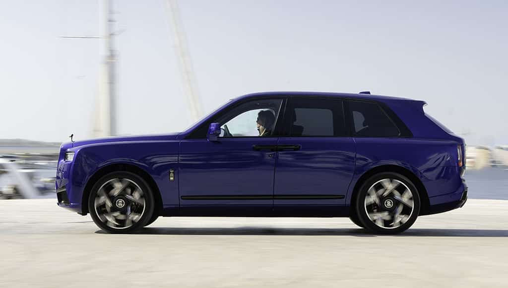 P90582024_highRes_rolls-royce-black-ba