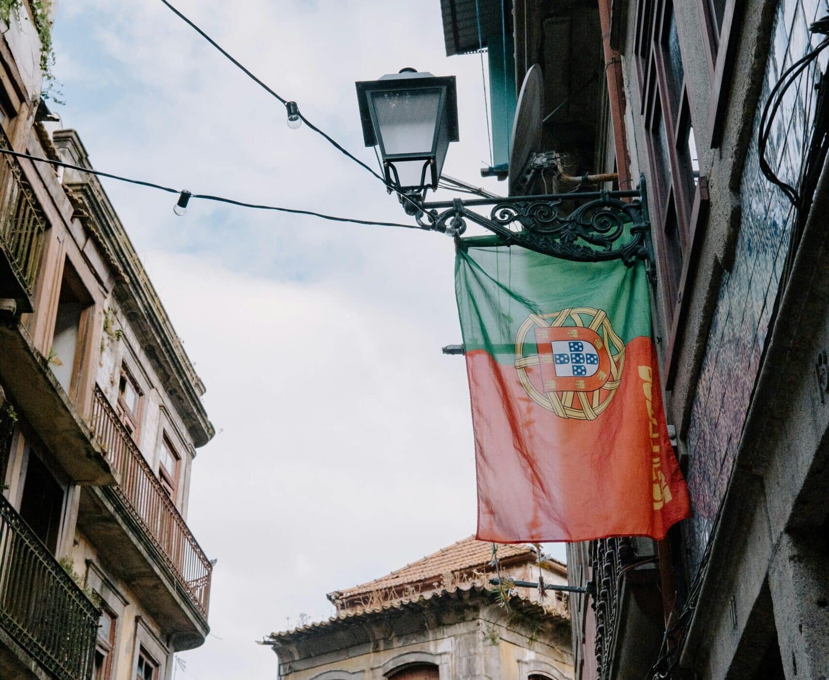 Portugal flag (Annie Spratt-unsplash)