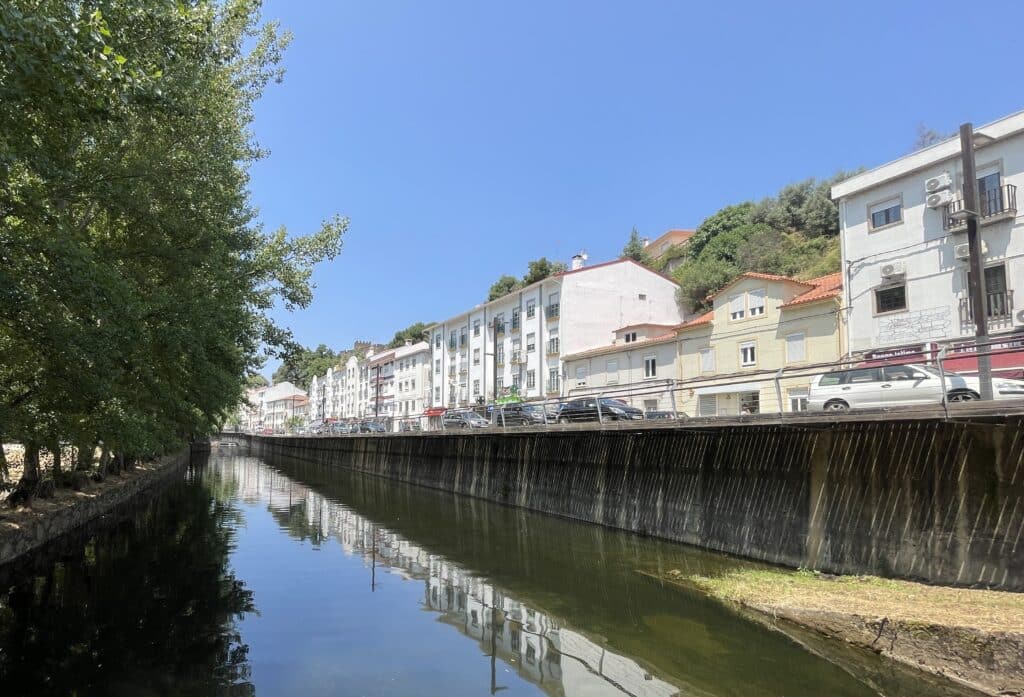 Sertã’s riverside high street