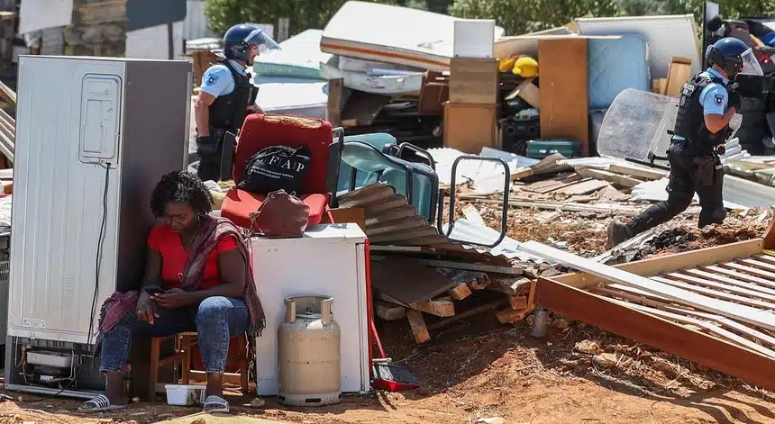 Scenes coming out of Loures' Bairro do Talude jar completely with the notion of a Lisbon suburb. IMage: Tiago Petinga/ Lusa