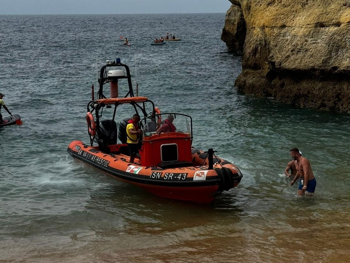 Two rescued from Benagil caves as authorities remind public of swimming ban