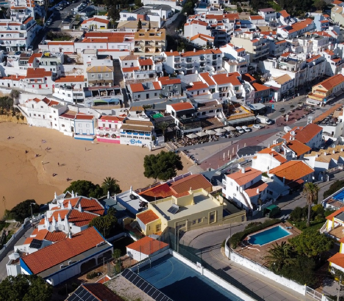 Mayor travels to Lisbon to demand more police in Carvoeiro
