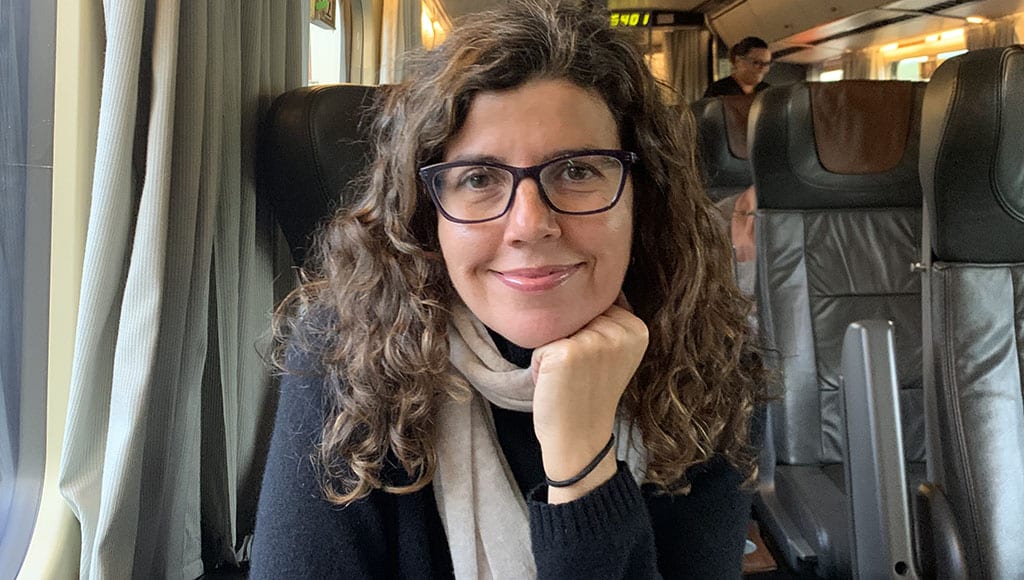 Photo of Author Thereza Dos Santos - On Train