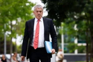 Trial of former PM sees him fined around €1,000