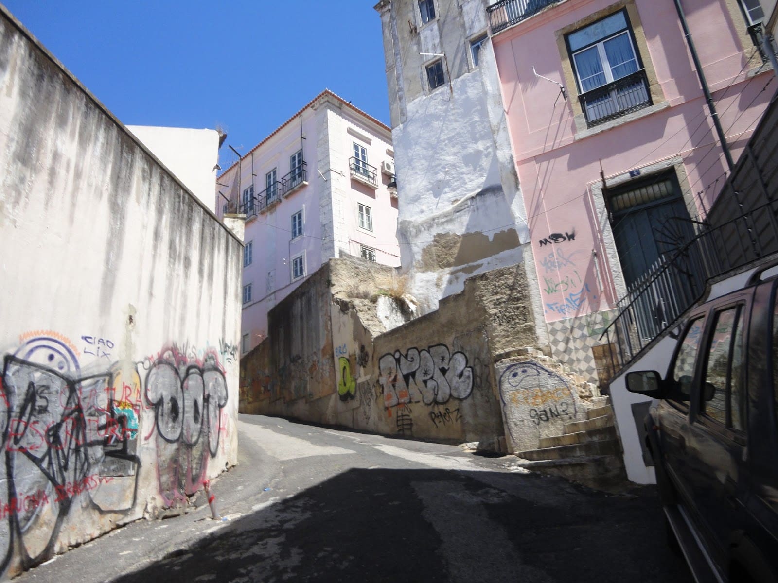 Pátio do Salema is in the busy parish Santa Maria Maior