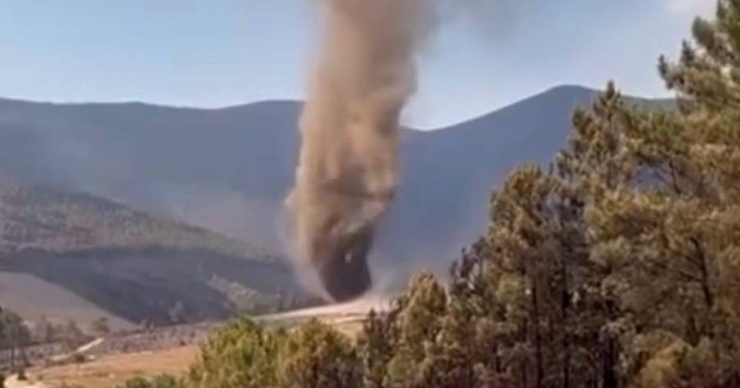 Tornado of ash surprises firefighters in Covilhã