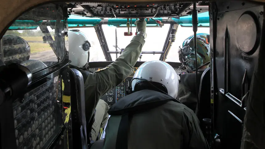 Super Puma helicopter arrives to help Portugal just as fires in Covilhã get even worse