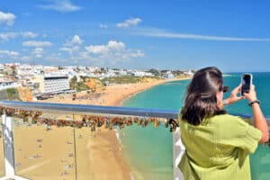 Algarve “leads” national tourism in June