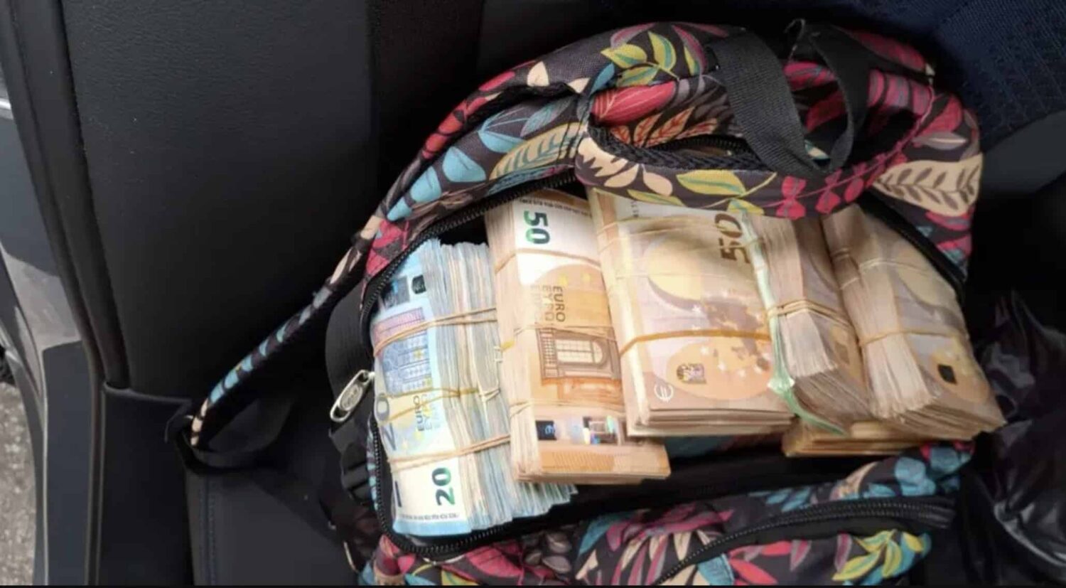 Tuesday shorts: Police confiscate €300,000 transported by Chinese father and son, and CO2 in abundance