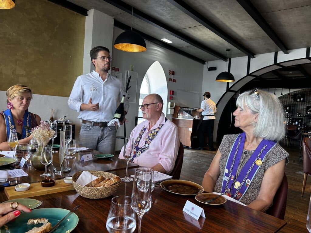 Chaine at Casa do Rio Estombar (2)