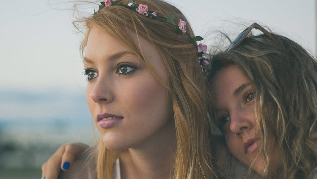 Friends (Abo Ngalonkulu-Unsplash)