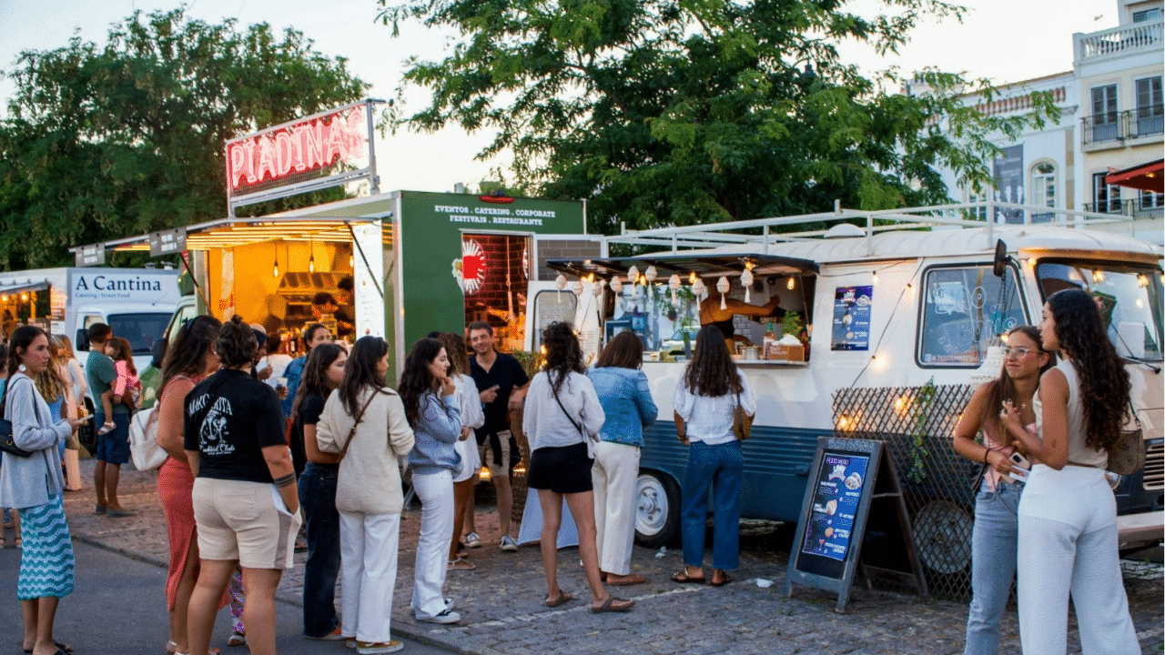 Portimão hosts first riverside food truck festival