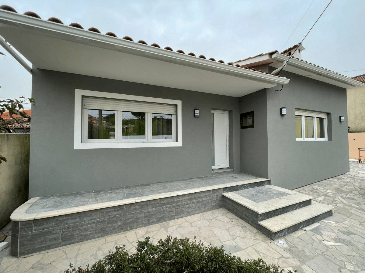 The construction of modular homes in Portugal is set to experience a new surge in 2025 with an increase in demand for this housing model, wrote Idealista website recently. According to Fixando, an online platform for service contracting, a 221% rise in demand is expected compared to 2024.